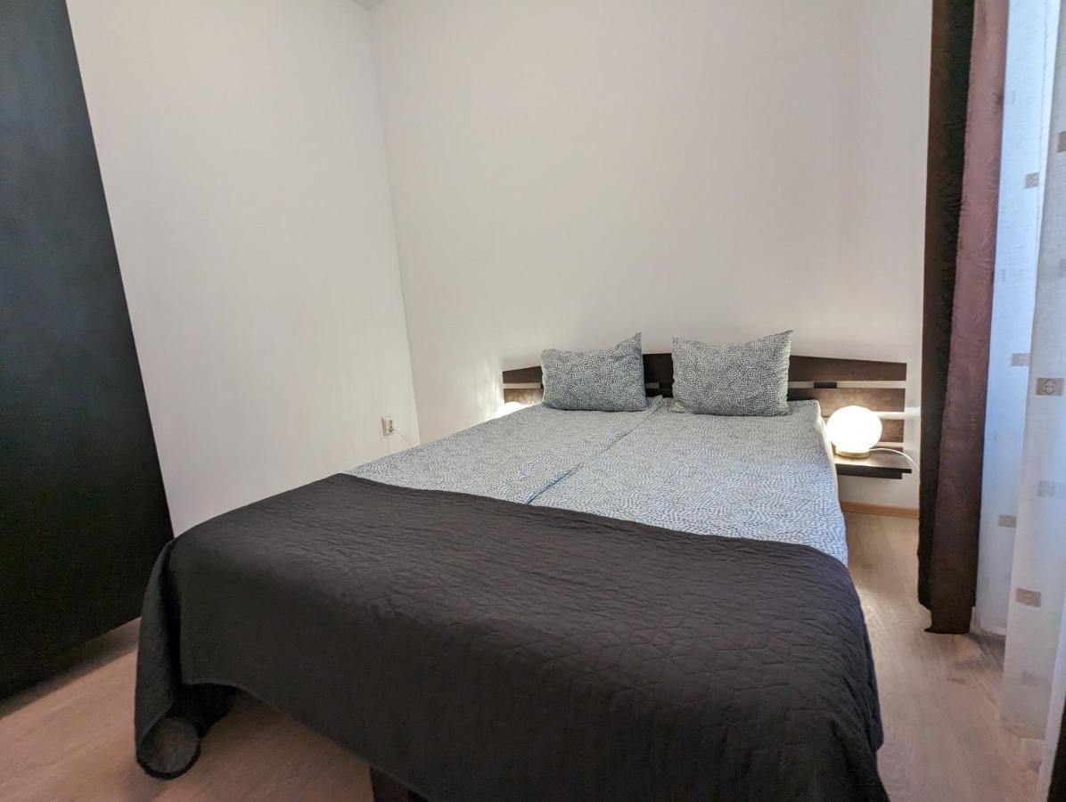 Key Apartments In Main Square Brasov Ngoại thất bức ảnh