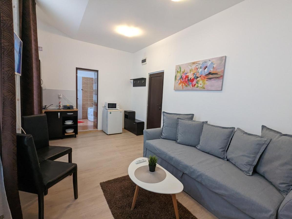 Key Apartments In Main Square Brasov Ngoại thất bức ảnh