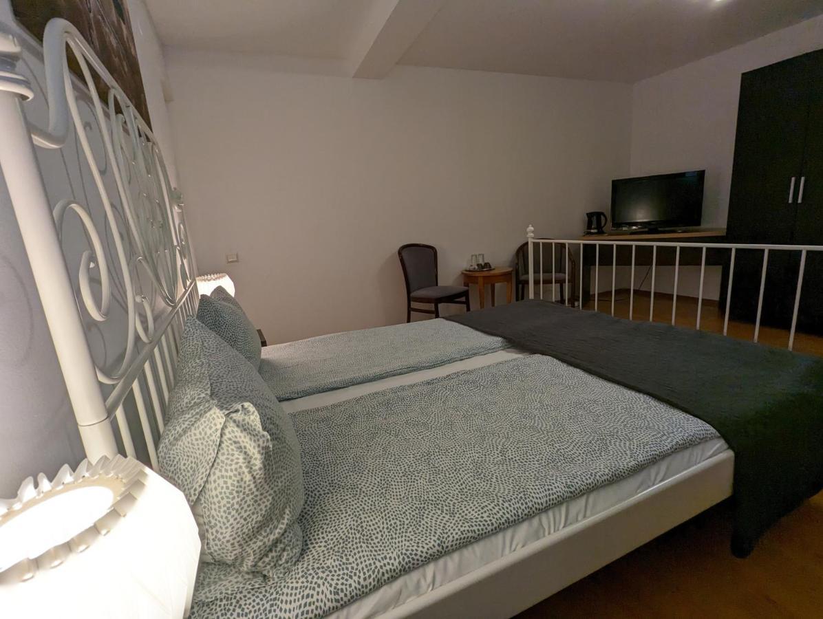 Key Apartments In Main Square Brasov Ngoại thất bức ảnh