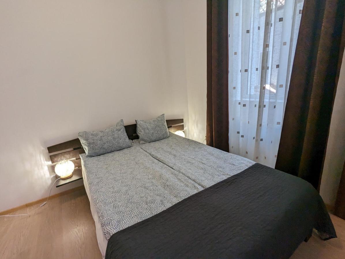 Key Apartments In Main Square Brasov Ngoại thất bức ảnh