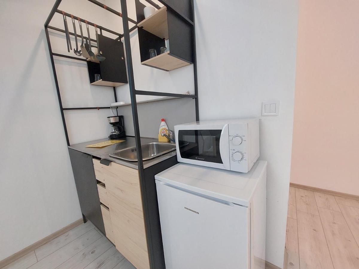 Key Apartments In Main Square Brasov Ngoại thất bức ảnh