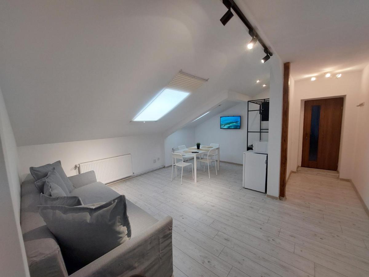 Key Apartments In Main Square Brasov Ngoại thất bức ảnh