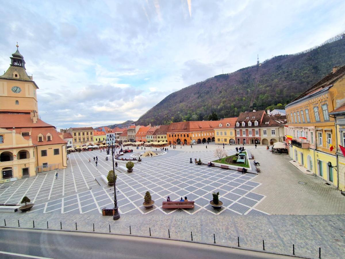 Key Apartments In Main Square Brasov Ngoại thất bức ảnh